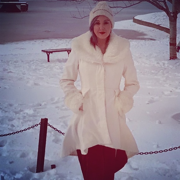 Meet your Posher, Lucy - Picture 2 of 3